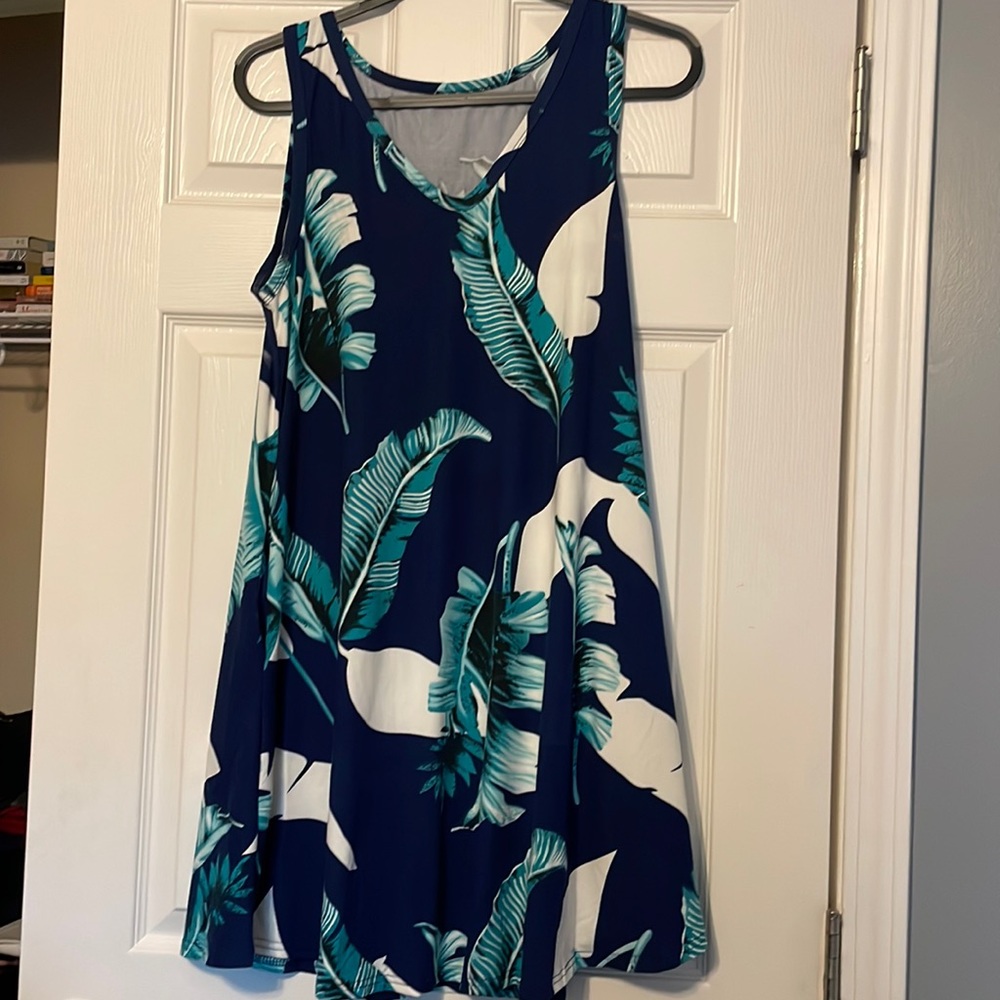 Size L sundress never worn